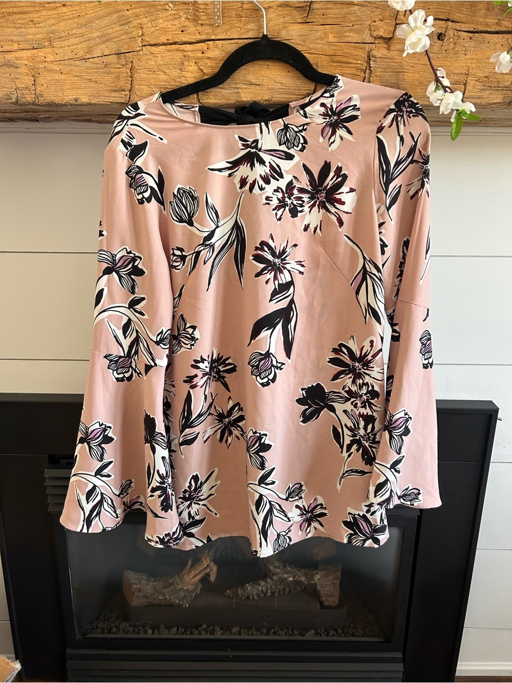Women’s Floral Pink Bell Sleeve Top